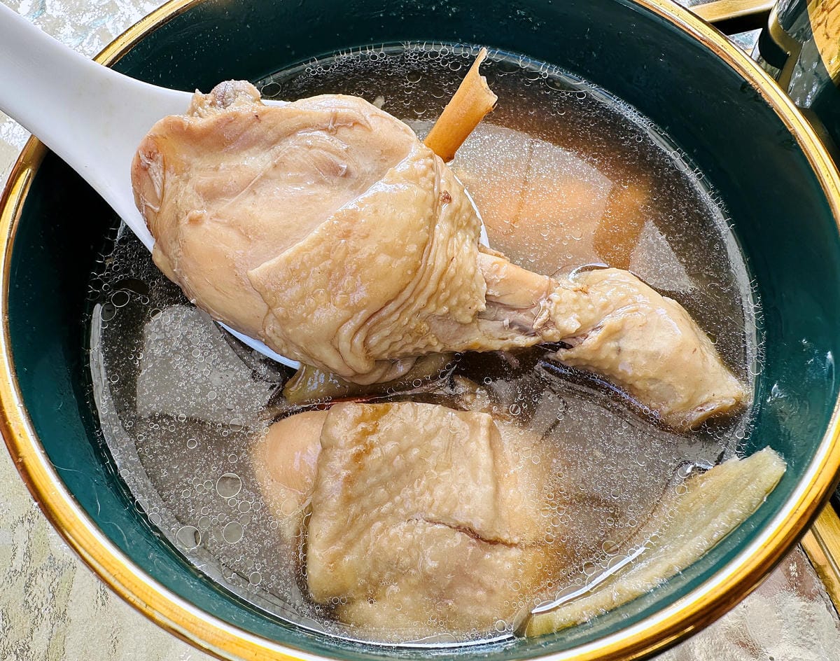 【La Moon玉膳坊朗月庭園餐廳】內湖美食餐廳包場派對都適合!內湖下午茶招牌麻糬鬆餅必吃!寵物友善餐廳與毛孩戶外草坪偽野餐