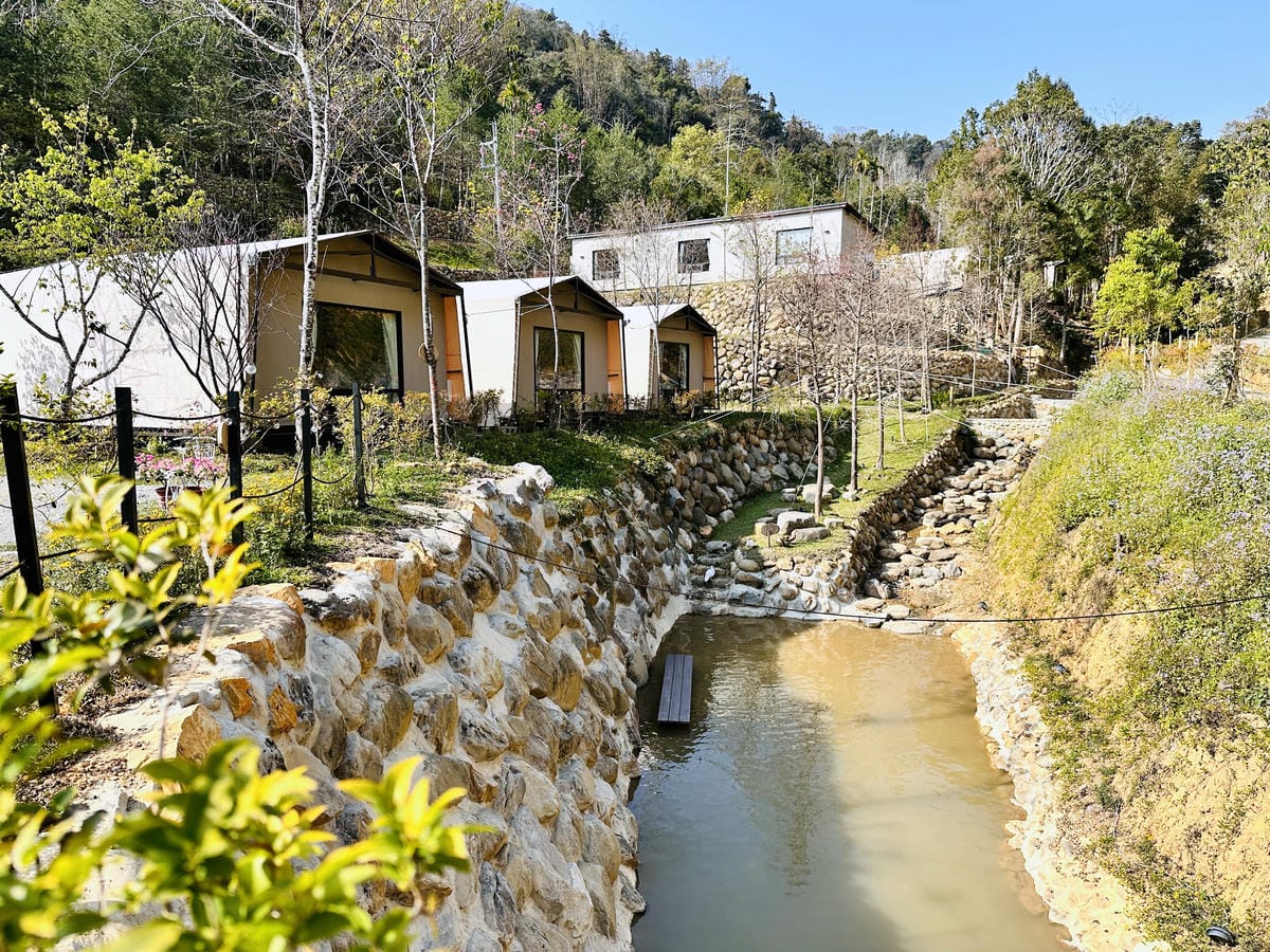 【葉子祕境】南投埔里絕美森林系住宿!超奢華星空villa房型開箱,一泊三食浪漫豪華偽露營!走進大自然裡「森呼吸」