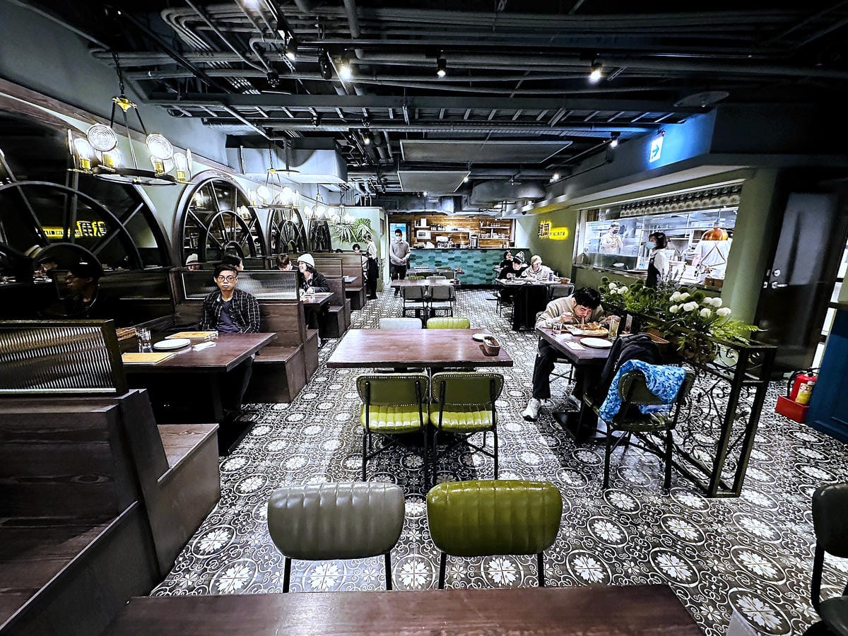 【默爾pasta pizza 台北誠品南西店】MORE默爾義大利餐廳,超人氣必吃『窯烤披薩』魅力無法擋!姊妹聚餐最佳選擇台北義式料理推薦!