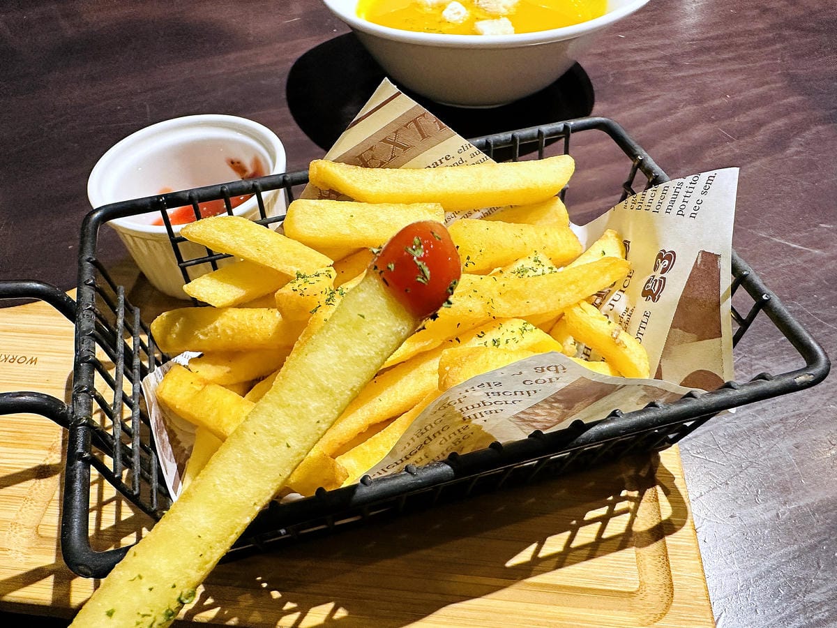 【默爾pasta pizza 台北誠品南西店】MORE默爾義大利餐廳,超人氣必吃『窯烤披薩』魅力無法擋!姊妹聚餐最佳選擇台北義式料理推薦!