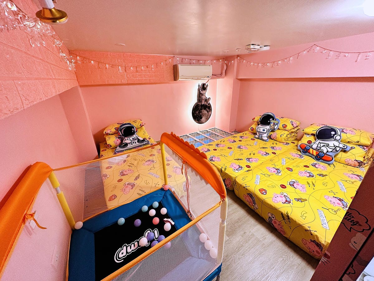 【后麗安心親子時尚旅宿(風自然2館)】台中后里親子民宿推薦!巨型溜滑梯搬進房間裡,超大湯屋泡浪漫玫瑰花瓣浴!