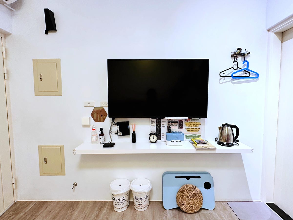 【后麗安心親子時尚旅宿(風自然2館)】台中后里親子民宿推薦!巨型溜滑梯搬進房間裡,超大湯屋泡浪漫玫瑰花瓣浴!