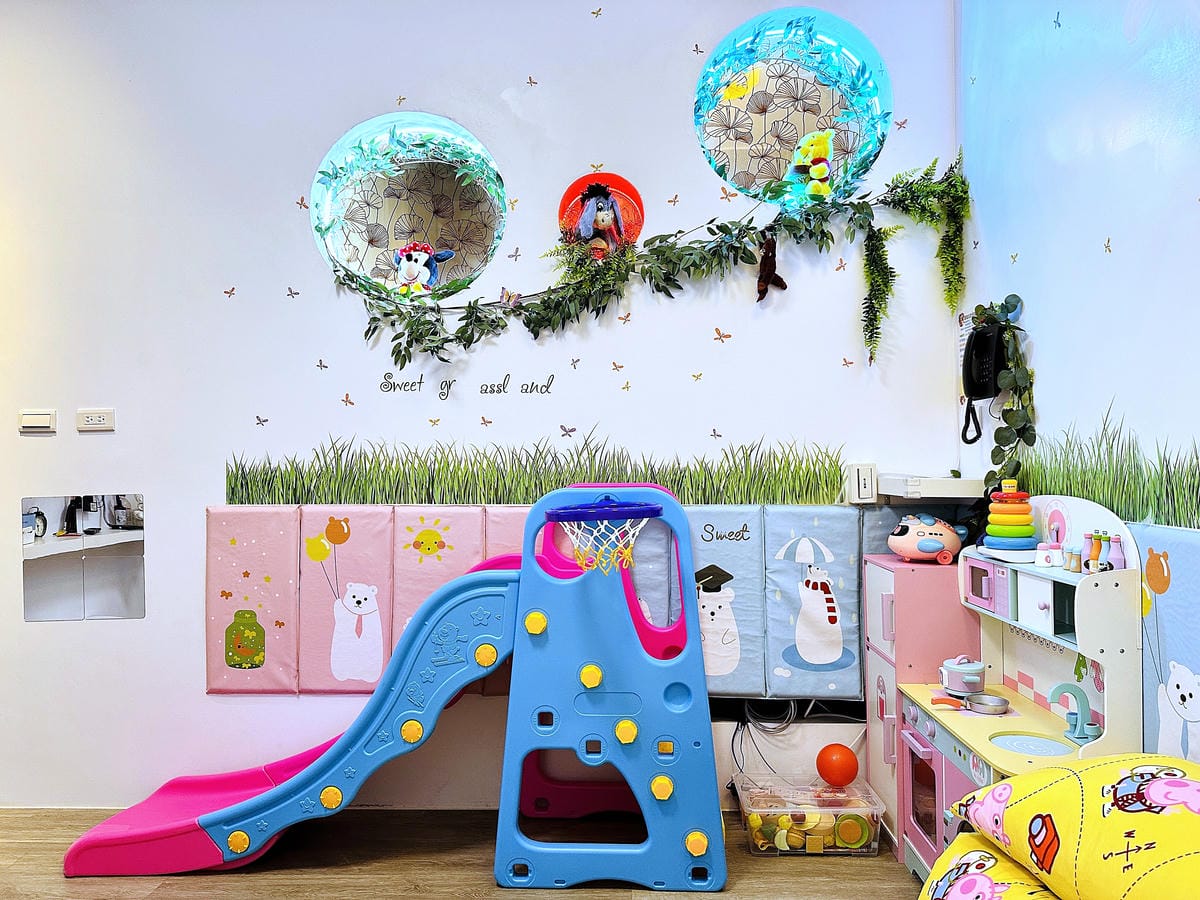 【后麗安心親子時尚旅宿(風自然2館)】台中后里親子民宿推薦!巨型溜滑梯搬進房間裡,超大湯屋泡浪漫玫瑰花瓣浴!