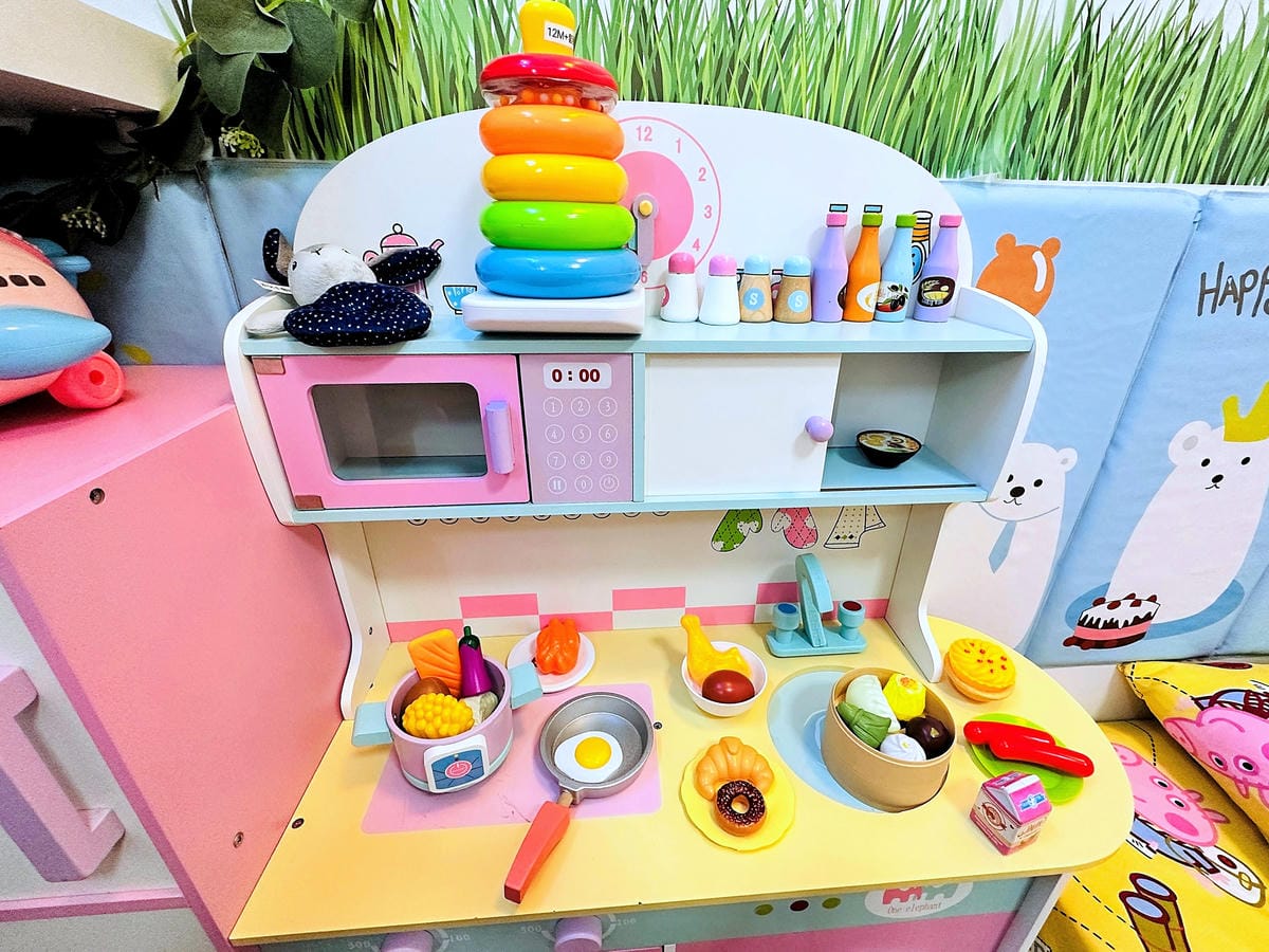 【后麗安心親子時尚旅宿(風自然2館)】台中后里親子民宿推薦!巨型溜滑梯搬進房間裡,超大湯屋泡浪漫玫瑰花瓣浴!