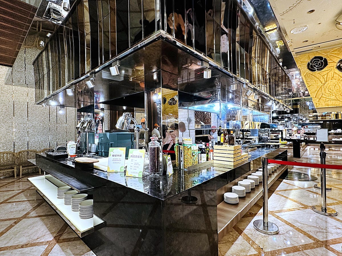 【豐FOOD百匯】台北大直典華《龍蝦之夜》龍蝦&海陸美食吃到飽!超人氣多國料理自助餐buffet任你吃!台北劍南路高CP值美食推薦!