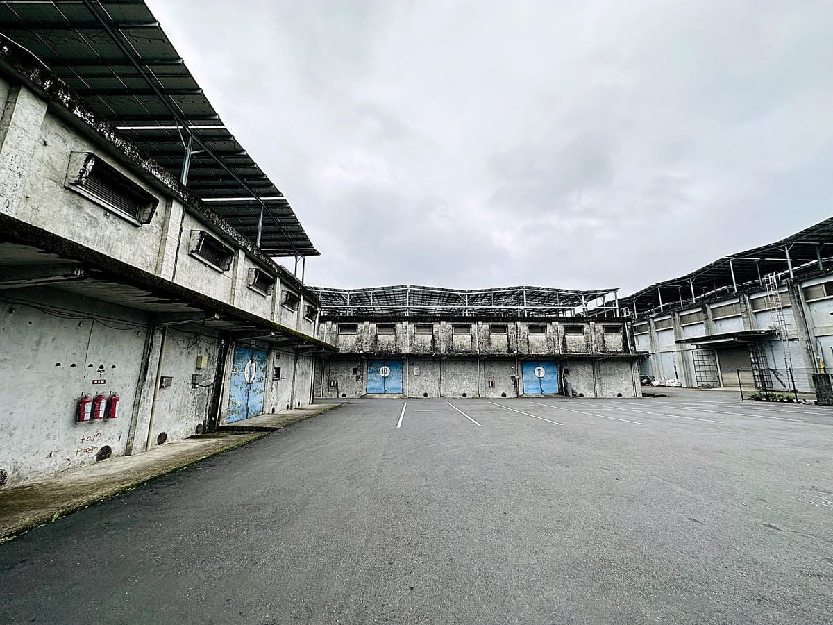 【韓雞一號 倉尺洞】宜蘭壯圍超人氣韓式料理餐廳!치킨하나『古亭穀倉』必拍網美景點!『朋月栻』2023新主題餐廳,超長超浮誇鐵板料理!