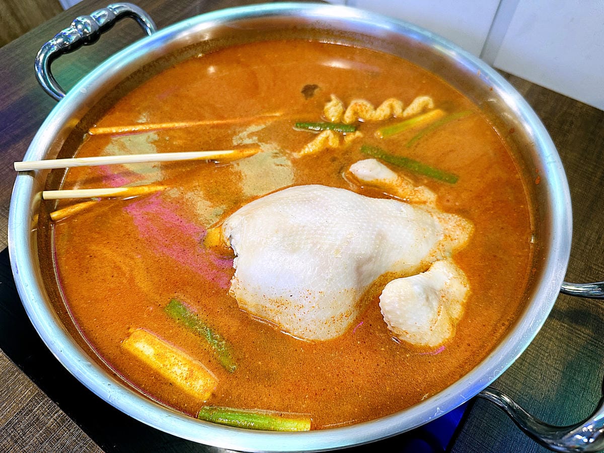 【韓雞一號 倉尺洞】宜蘭壯圍超人氣韓式料理餐廳!치킨하나『古亭穀倉』必拍網美景點!『朋月栻』2023新主題餐廳,超長超浮誇鐵板料理!