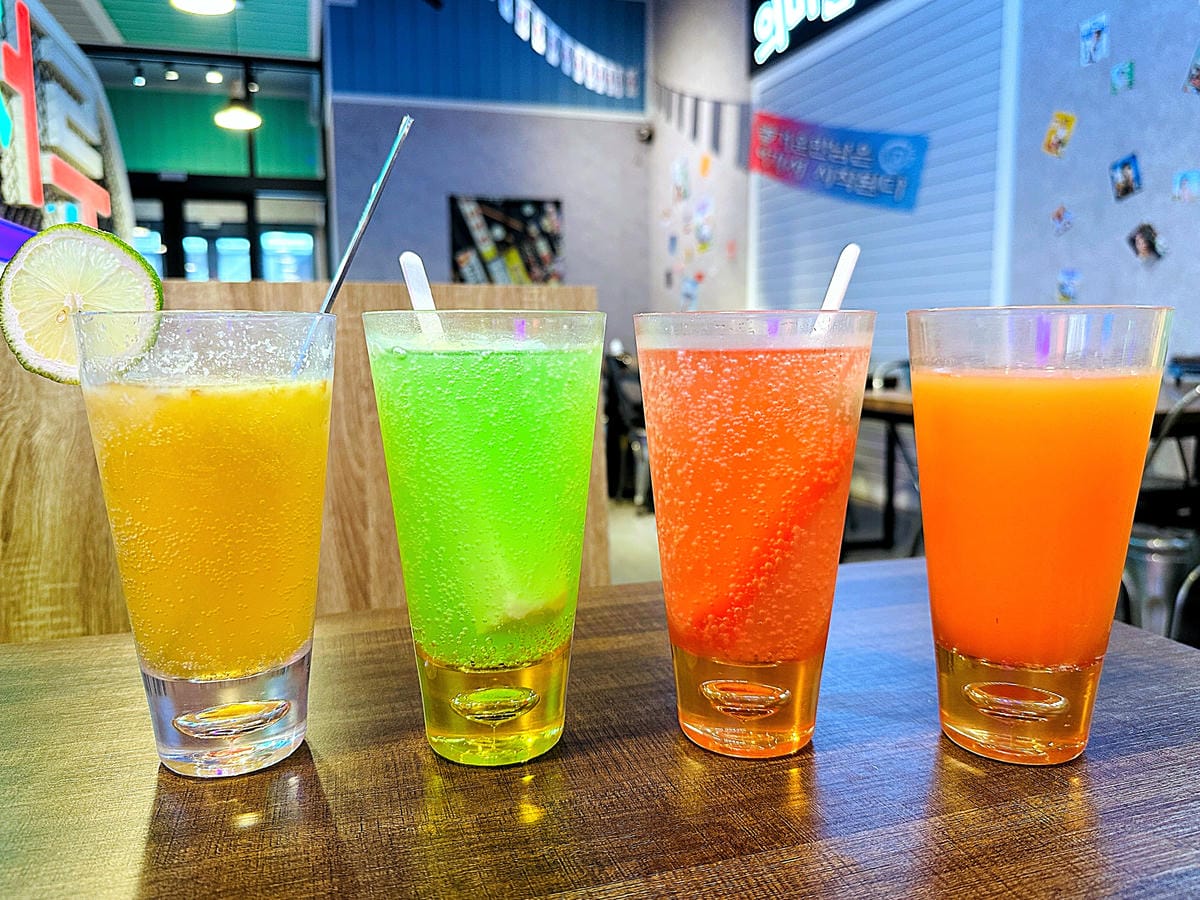 【韓雞一號 倉尺洞】宜蘭壯圍超人氣韓式料理餐廳!치킨하나『古亭穀倉』必拍網美景點!『朋月栻』2023新主題餐廳,超長超浮誇鐵板料理!