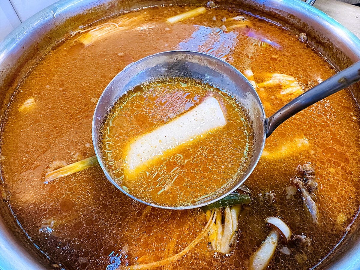 【韓雞一號 倉尺洞】宜蘭壯圍超人氣韓式料理餐廳!치킨하나『古亭穀倉』必拍網美景點!『朋月栻』2023新主題餐廳,超長超浮誇鐵板料理!