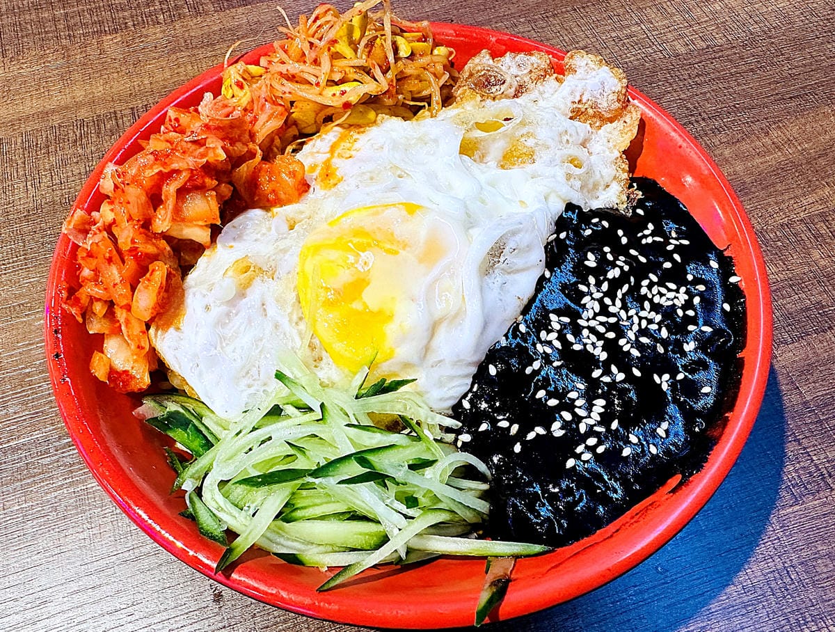 【韓雞一號 倉尺洞】宜蘭壯圍超人氣韓式料理餐廳!치킨하나『古亭穀倉』必拍網美景點!『朋月栻』2023新主題餐廳,超長超浮誇鐵板料理!