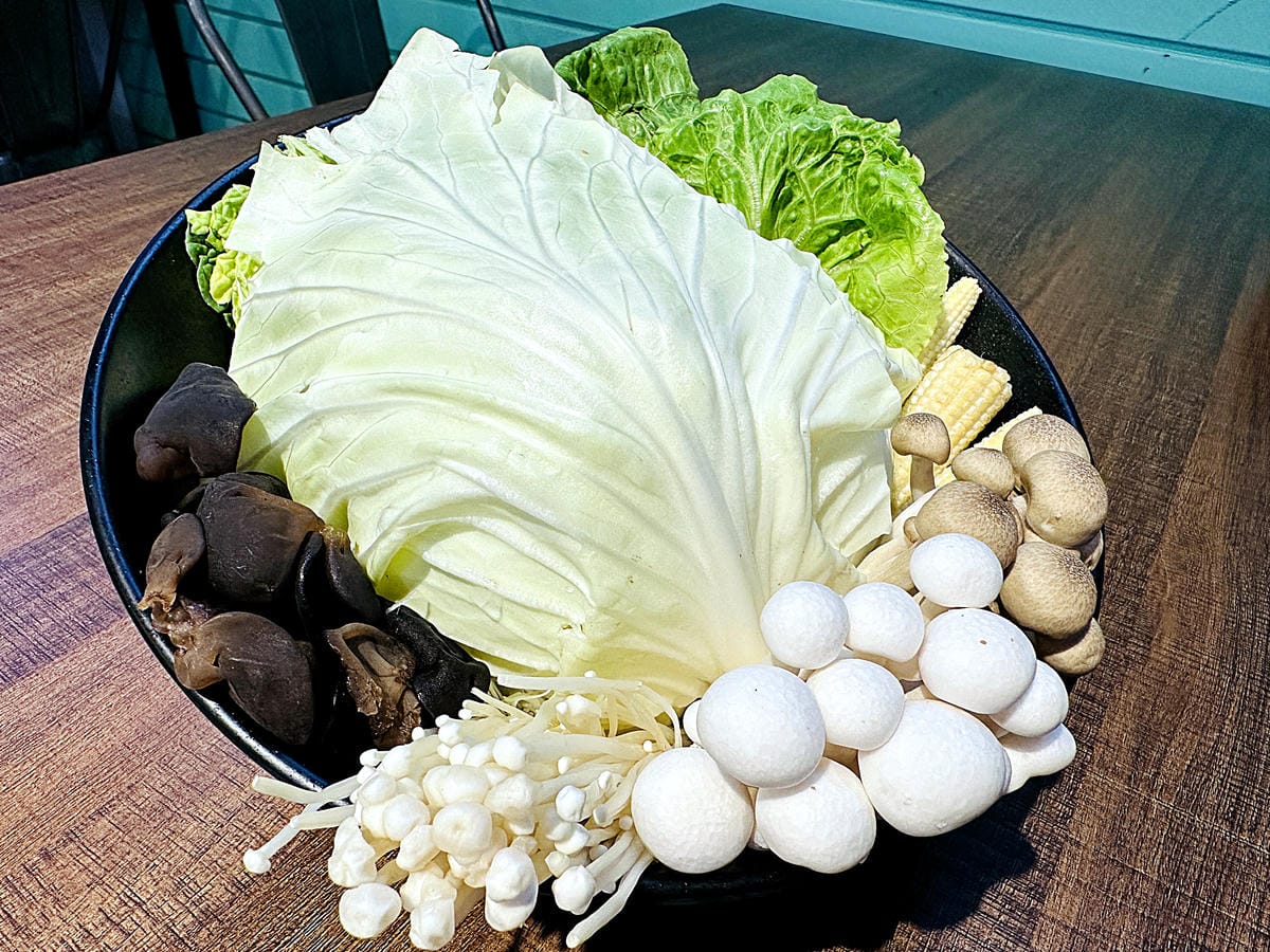 【韓雞一號 倉尺洞】宜蘭壯圍超人氣韓式料理餐廳!치킨하나『古亭穀倉』必拍網美景點!『朋月栻』2023新主題餐廳,超長超浮誇鐵板料理!