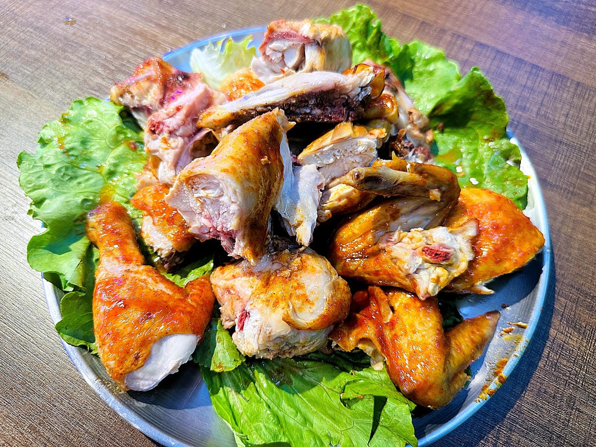 【韓雞一號 倉尺洞】宜蘭壯圍超人氣韓式料理餐廳!치킨하나『古亭穀倉』必拍網美景點!『朋月栻』2023新主題餐廳,超長超浮誇鐵板料理!