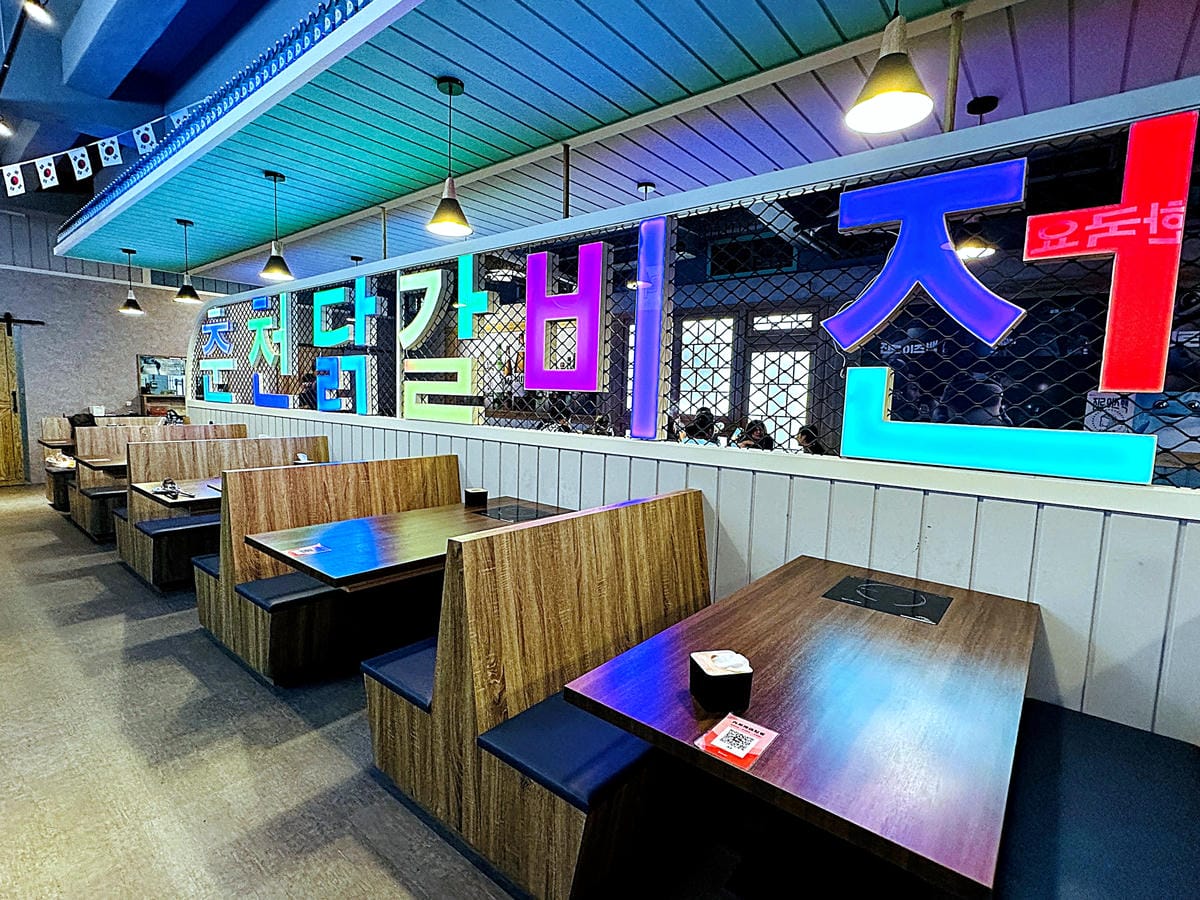 【韓雞一號 倉尺洞】宜蘭壯圍超人氣韓式料理餐廳!치킨하나『古亭穀倉』必拍網美景點!『朋月栻』2023新主題餐廳,超長超浮誇鐵板料理!