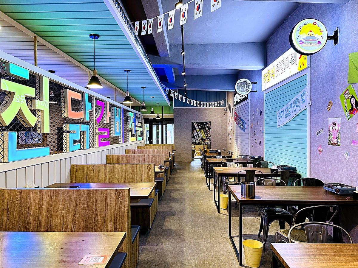 【韓雞一號 倉尺洞】宜蘭壯圍超人氣韓式料理餐廳!치킨하나『古亭穀倉』必拍網美景點!『朋月栻』2023新主題餐廳,超長超浮誇鐵板料理!