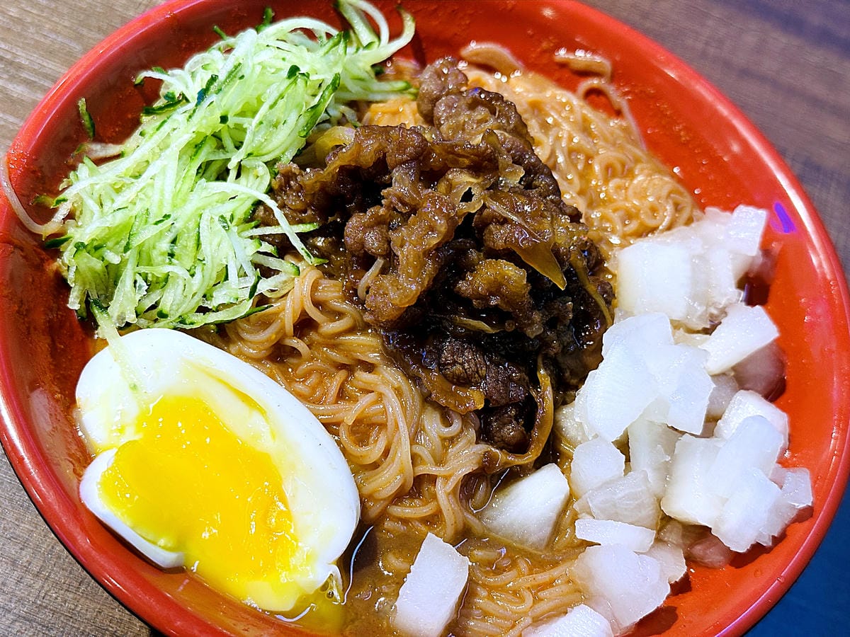 【韓雞一號 倉尺洞】宜蘭壯圍超人氣韓式料理餐廳!치킨하나『古亭穀倉』必拍網美景點!『朋月栻』2023新主題餐廳,超長超浮誇鐵板料理!