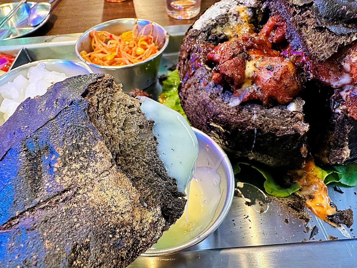 【韓雞一號 倉尺洞】宜蘭壯圍超人氣韓式料理餐廳!치킨하나『古亭穀倉』必拍網美景點!『朋月栻』2023新主題餐廳,超長超浮誇鐵板料理!