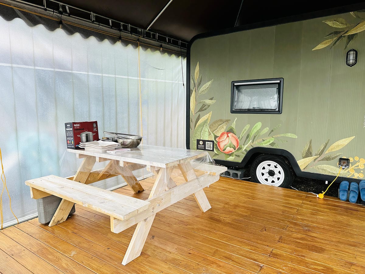 【天梯露營區】宜蘭露營車推薦!最夯最新『諾美締露營車』開箱!宜蘭大同百萬夜景盡收眼底!晚餐BBQ烤肉好歡樂!宜蘭免搭帳免裝備露營!