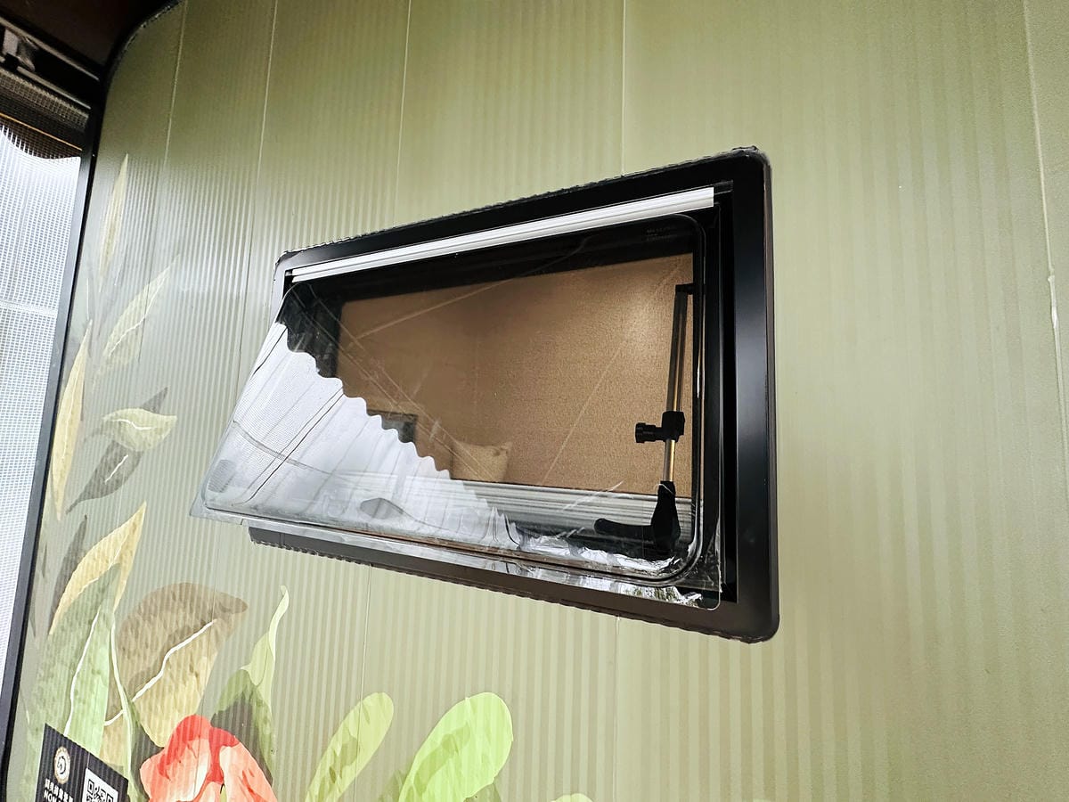 【天梯露營區】宜蘭露營車推薦!最夯最新『諾美締露營車』開箱!宜蘭大同百萬夜景盡收眼底!晚餐BBQ烤肉好歡樂!宜蘭免搭帳免裝備露營!