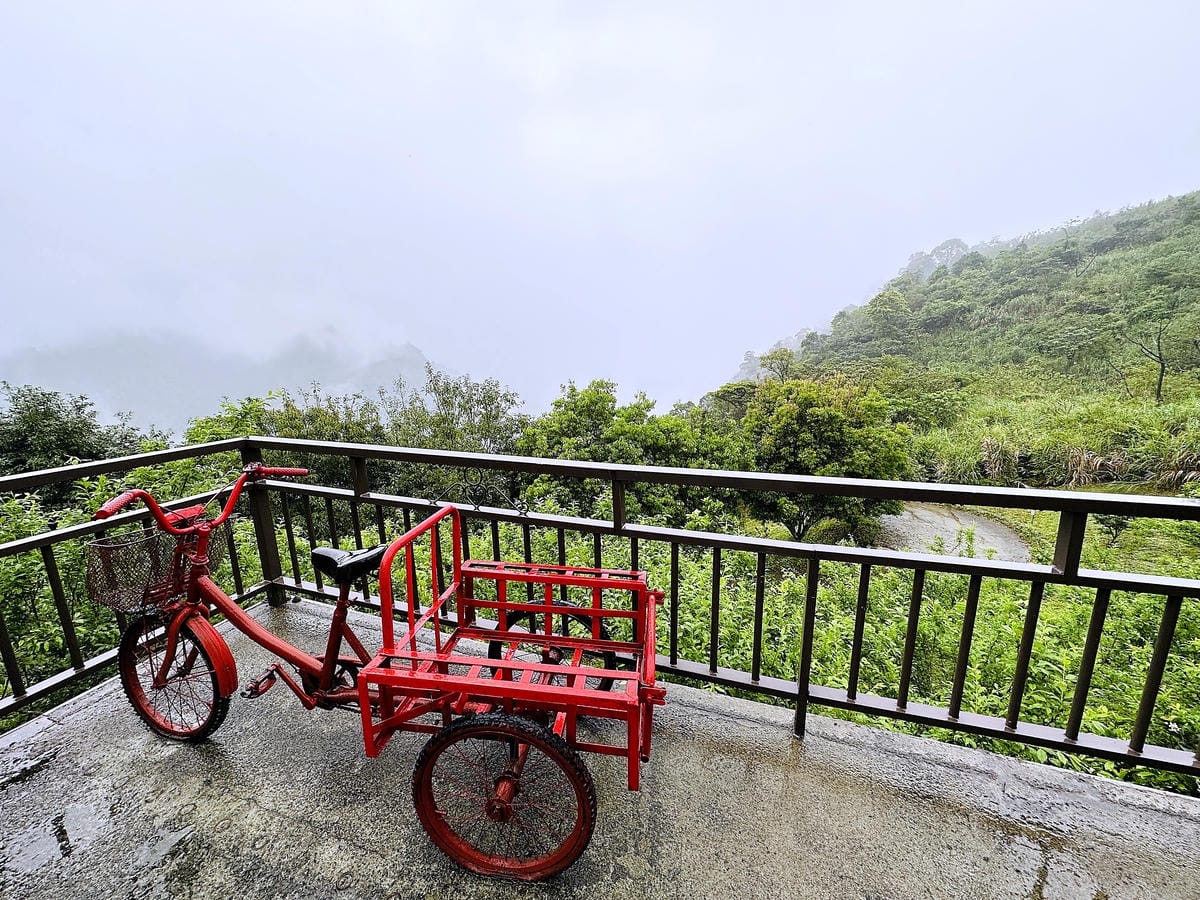 【天梯露營區】宜蘭露營車推薦!最夯最新『諾美締露營車』開箱!宜蘭大同百萬夜景盡收眼底!晚餐BBQ烤肉好歡樂!宜蘭免搭帳免裝備露營!