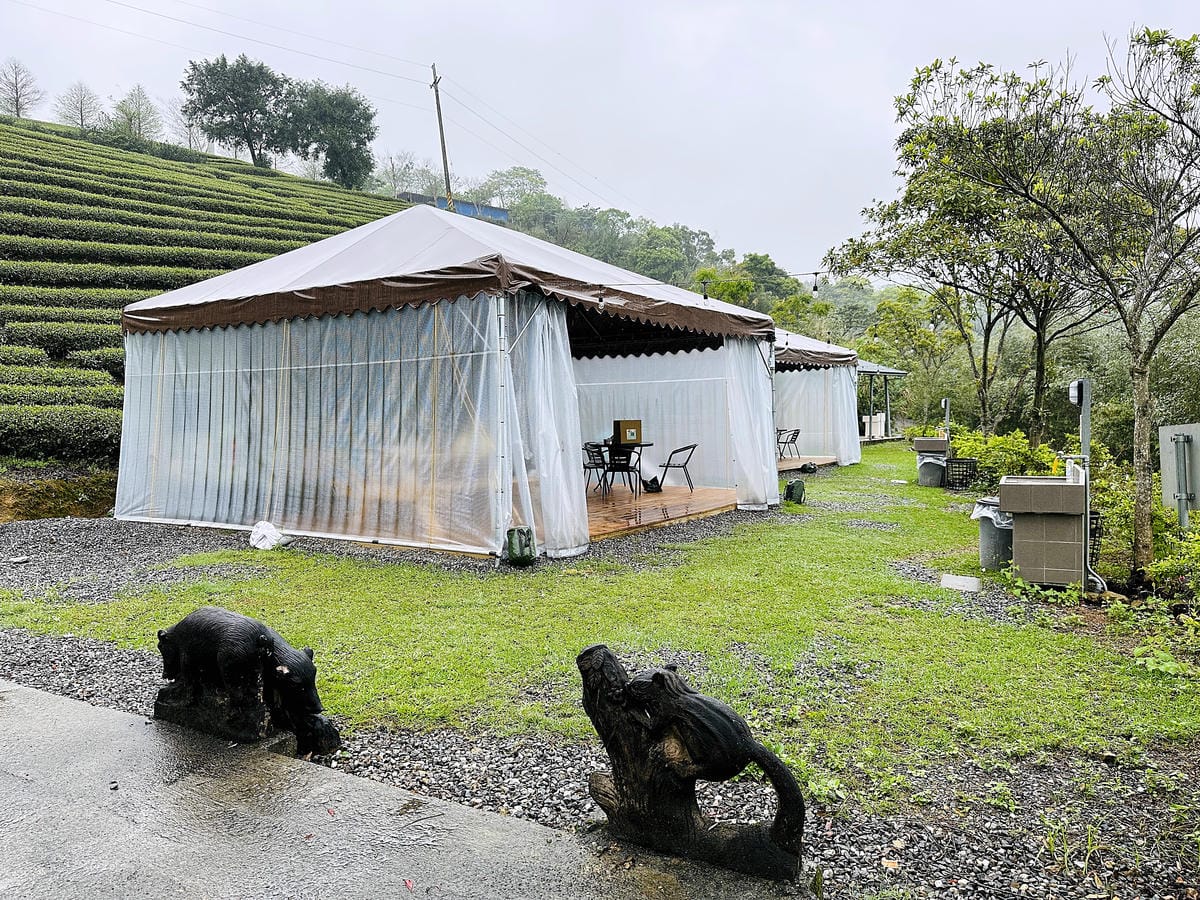 【天梯露營區】宜蘭露營車推薦!最夯最新『諾美締露營車』開箱!宜蘭大同百萬夜景盡收眼底!晚餐BBQ烤肉好歡樂!宜蘭免搭帳免裝備露營!