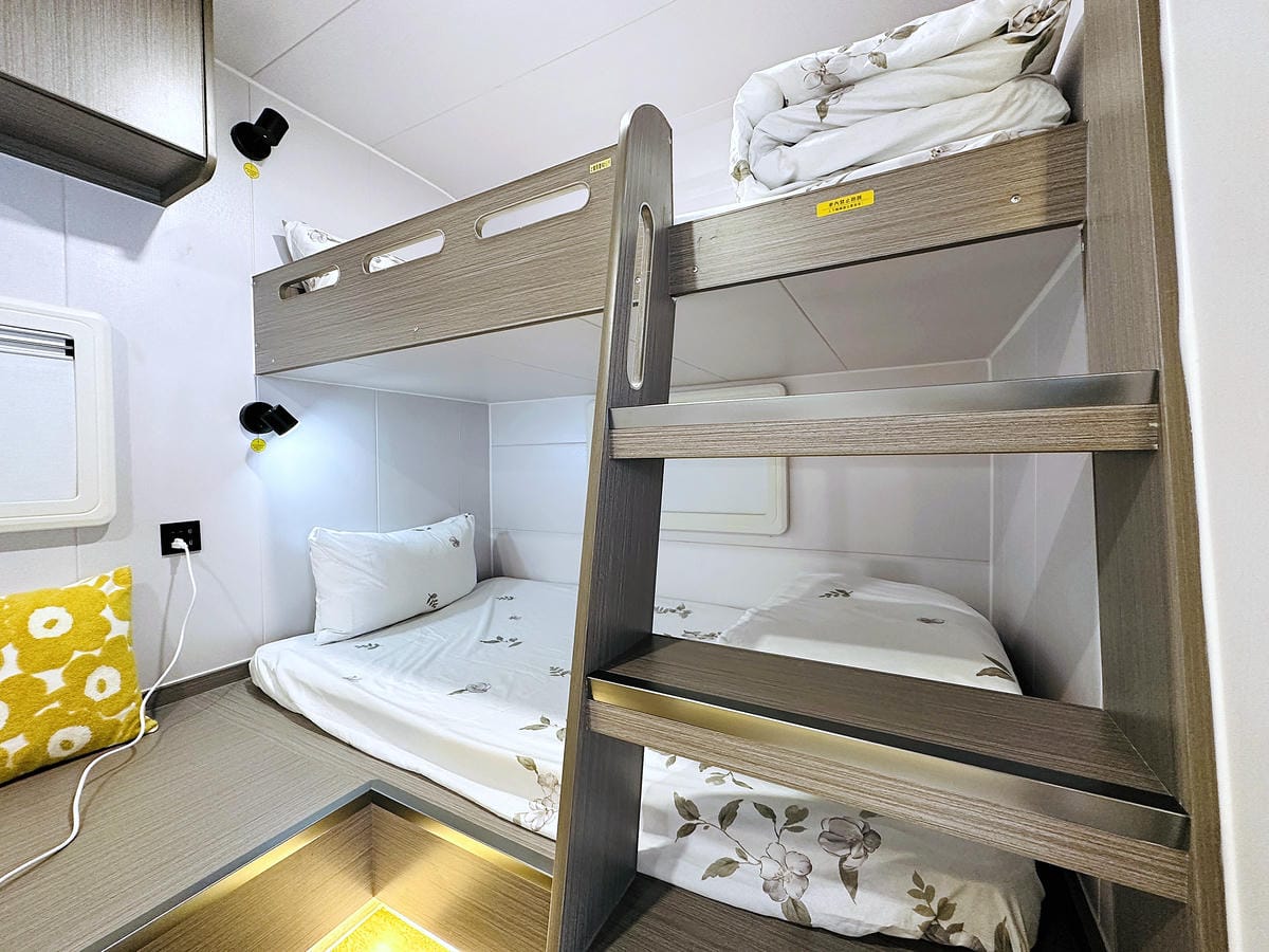 【天梯露營區】宜蘭露營車推薦!最夯最新『諾美締露營車』開箱!宜蘭大同百萬夜景盡收眼底!晚餐BBQ烤肉好歡樂!宜蘭免搭帳免裝備露營!