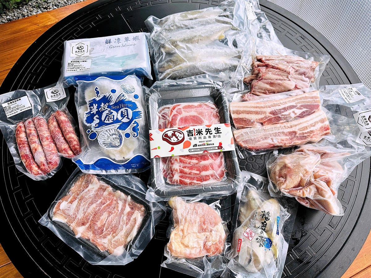 【天梯露營區】宜蘭露營車推薦!最夯最新『諾美締露營車』開箱!宜蘭大同百萬夜景盡收眼底!晚餐BBQ烤肉好歡樂!宜蘭免搭帳免裝備露營!