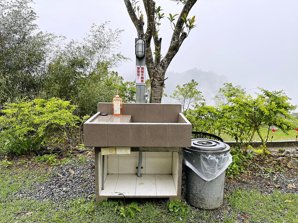 【天梯露營區】宜蘭露營車推薦!最夯最新『諾美締露營車』開箱!宜蘭大同百萬夜景盡收眼底!晚餐BBQ烤肉好歡樂!宜蘭免搭帳免裝備露營!