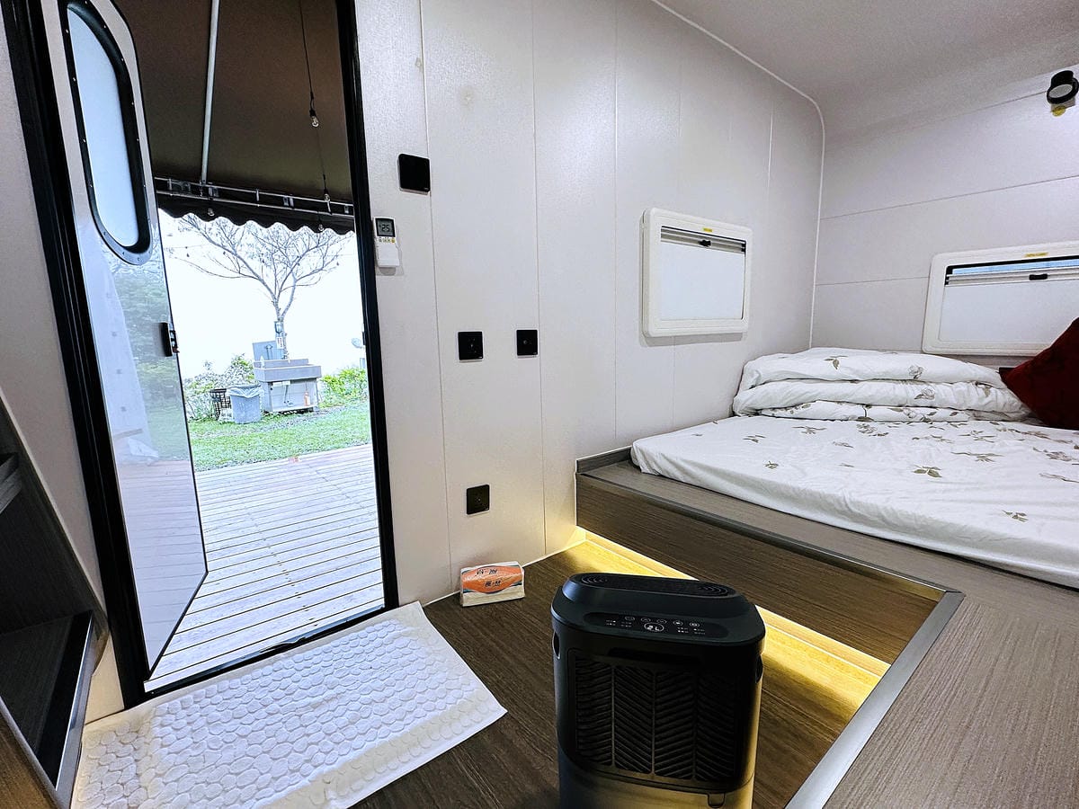 【天梯露營區】宜蘭露營車推薦!最夯最新『諾美締露營車』開箱!宜蘭大同百萬夜景盡收眼底!晚餐BBQ烤肉好歡樂!宜蘭免搭帳免裝備露營!