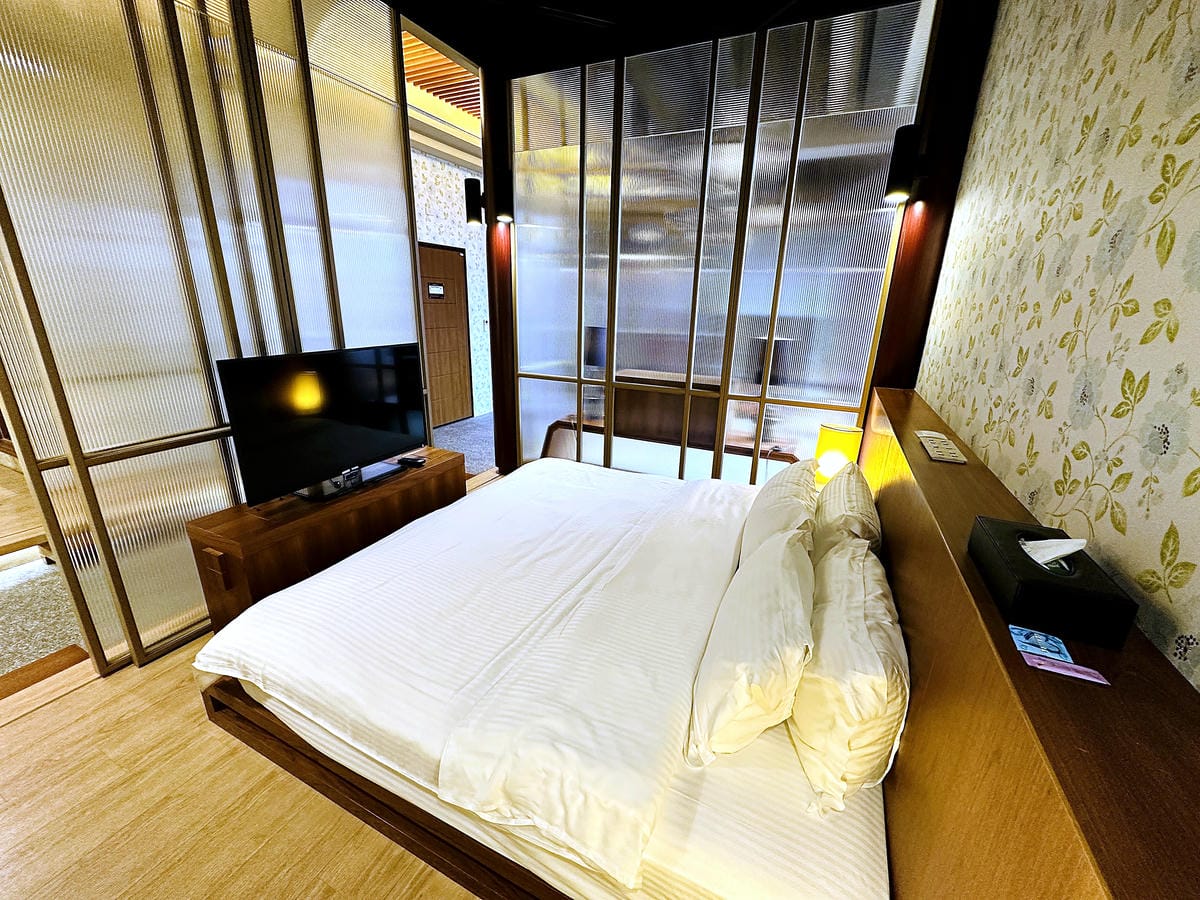 【天下居汽車行館】宜蘭MOTEL住宿推薦!人氣NO.1東方美學主題房型『豪華九間堂』52坪大空間!古裝Cosplay超好玩!