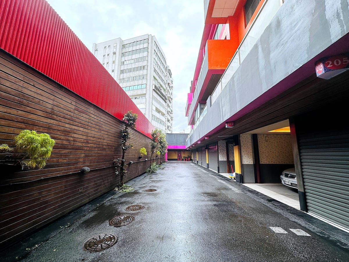 【天下居汽車行館】宜蘭MOTEL住宿推薦!人氣NO.1東方美學主題房型『豪華九間堂』52坪大空間!古裝Cosplay超好玩!
