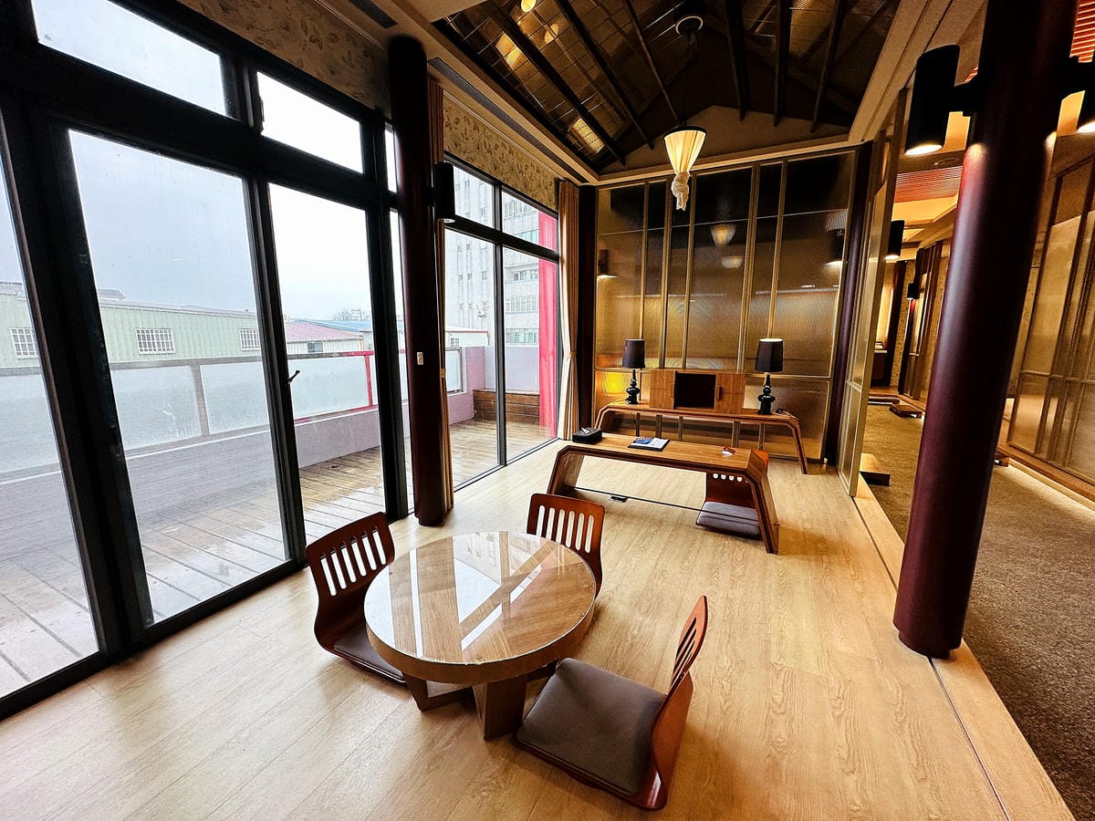【天下居汽車行館】宜蘭MOTEL住宿推薦!人氣NO.1東方美學主題房型『豪華九間堂』52坪大空間!古裝Cosplay超好玩!