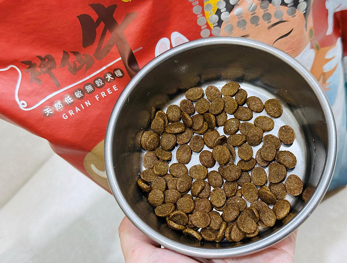 【Abao阿寶】狗狗飼料推薦!大甲鎮瀾宮聯名款「神仙牛天然低敏無穀犬糧」 延續大甲媽祖娘娘的愛與守護『小臘腸咪咪』有呷有保庇啦!