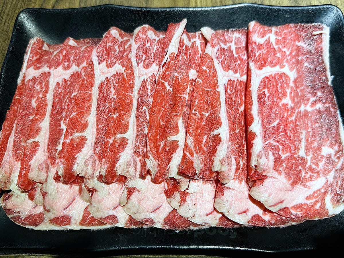 【籤王串麻鍋】四川道地香麻鍋,免費升級蛤蜊膠原蛋白湯!真材實料美味嚕串!超人氣招牌炸物「卜肉酥」「椒酥中卷」必點!台北六張犁美食推薦