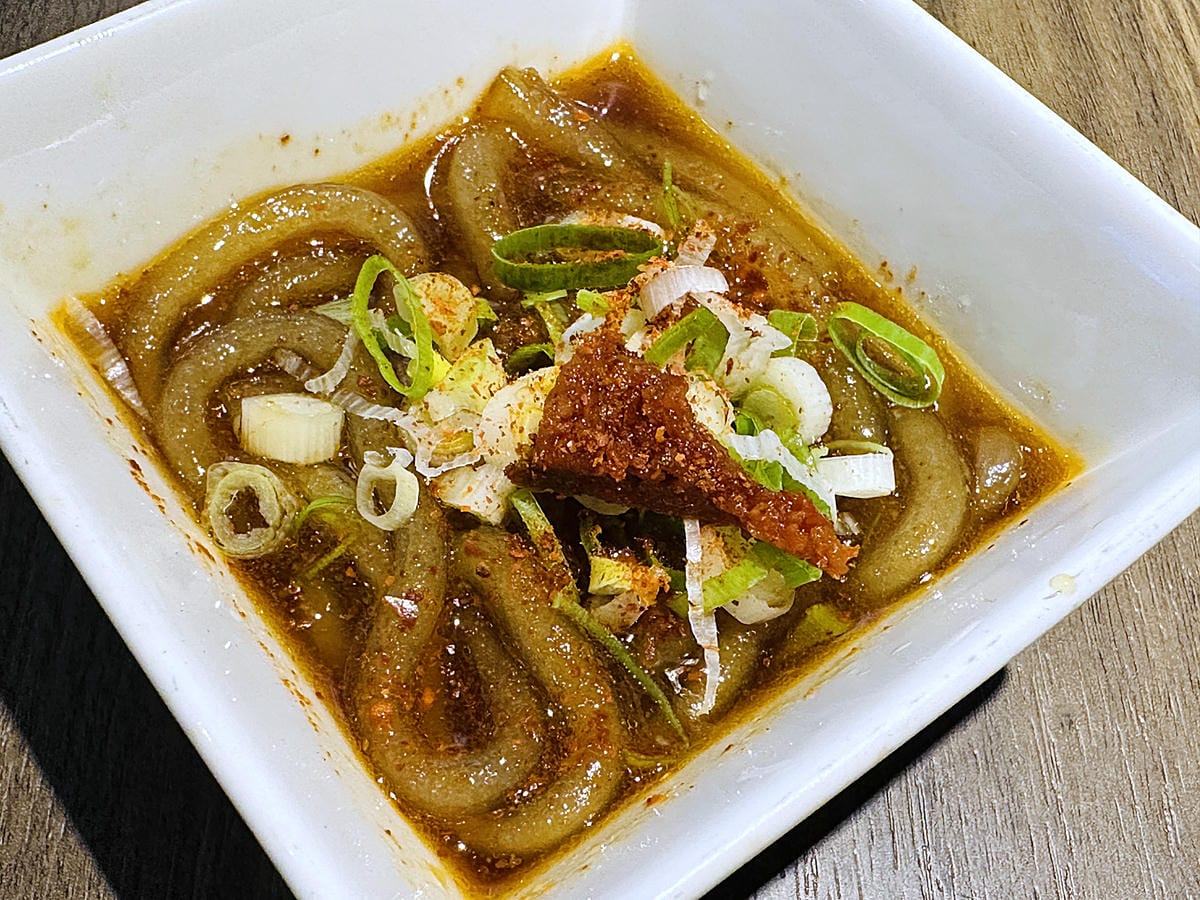 【籤王串麻鍋】四川道地香麻鍋,免費升級蛤蜊膠原蛋白湯!真材實料美味嚕串!超人氣招牌炸物「卜肉酥」「椒酥中卷」必點!台北六張犁美食推薦