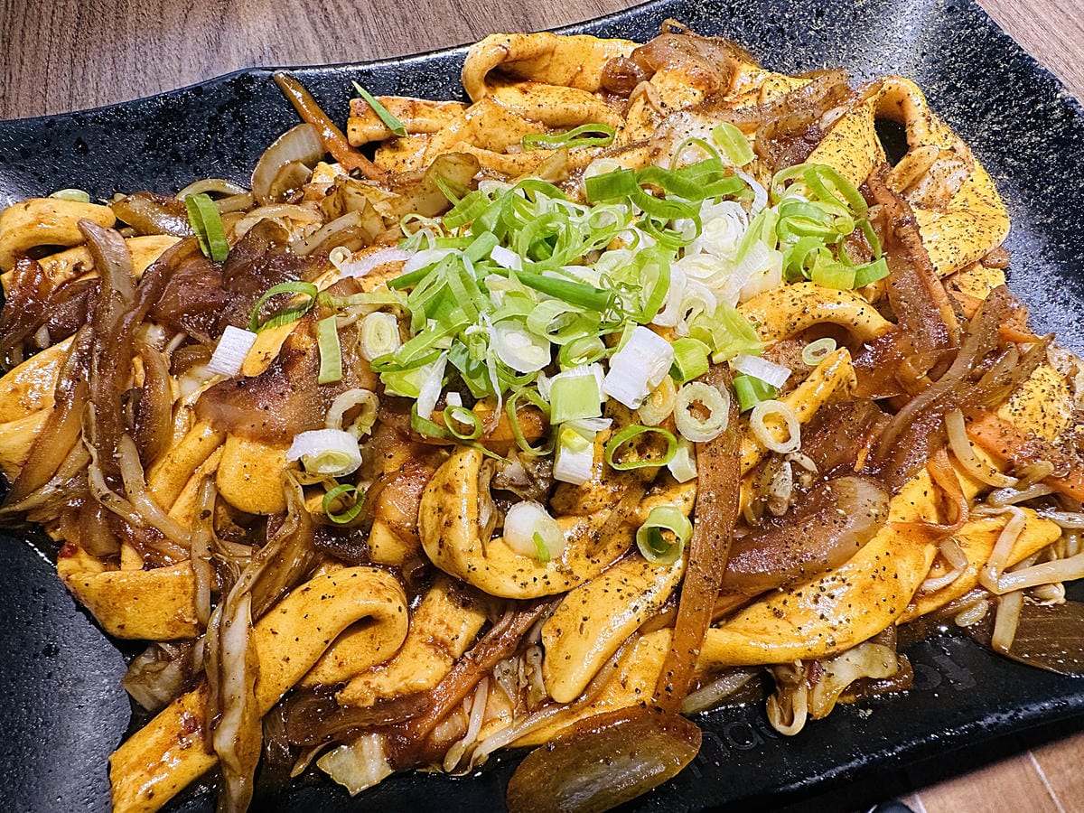 【籤王串麻鍋】四川道地香麻鍋,免費升級蛤蜊膠原蛋白湯!真材實料美味嚕串!超人氣招牌炸物「卜肉酥」「椒酥中卷」必點!台北六張犁美食推薦