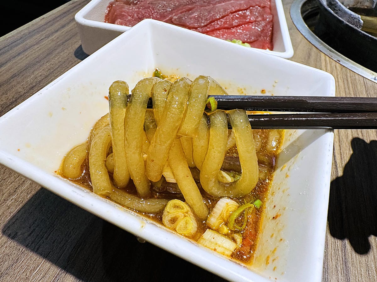 【籤王串麻鍋】四川道地香麻鍋,免費升級蛤蜊膠原蛋白湯!真材實料美味嚕串!超人氣招牌炸物「卜肉酥」「椒酥中卷」必點!台北六張犁美食推薦