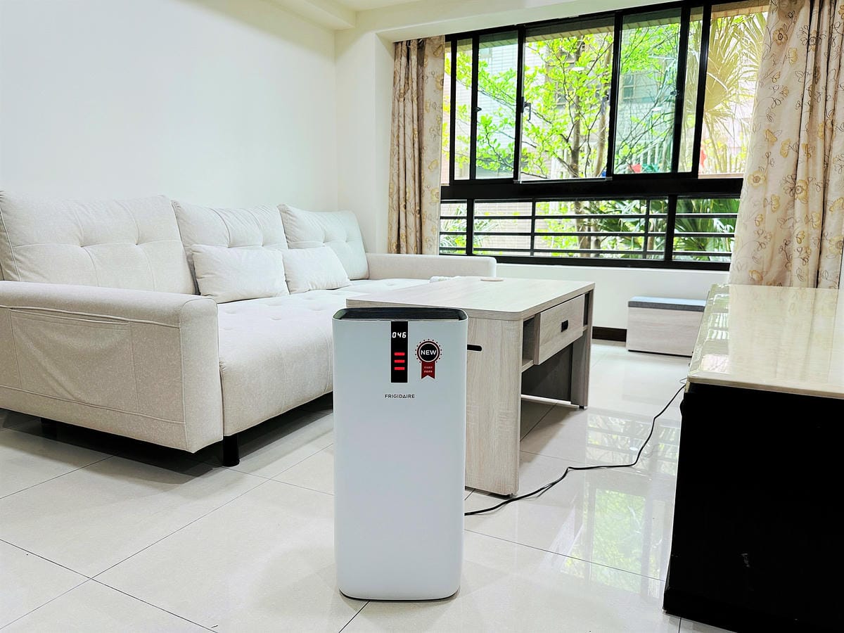 【FRIGIDAIRE富及第】CASR 4.4節能升級款智慧型空氣清淨機FAP-0441HP,負離子雙重過濾,DC直流風扇31段式風速調整,過敏兒救星!隨時把控空氣品質,髒空氣通通一網打盡!