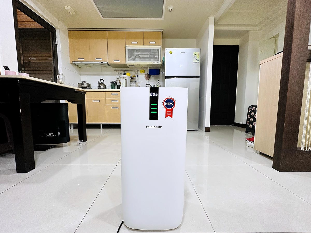 【FRIGIDAIRE富及第】CASR 4.4節能升級款智慧型空氣清淨機FAP-0441HP,負離子雙重過濾,DC直流風扇31段式風速調整,過敏兒救星!隨時把控空氣品質,髒空氣通通一網打盡!