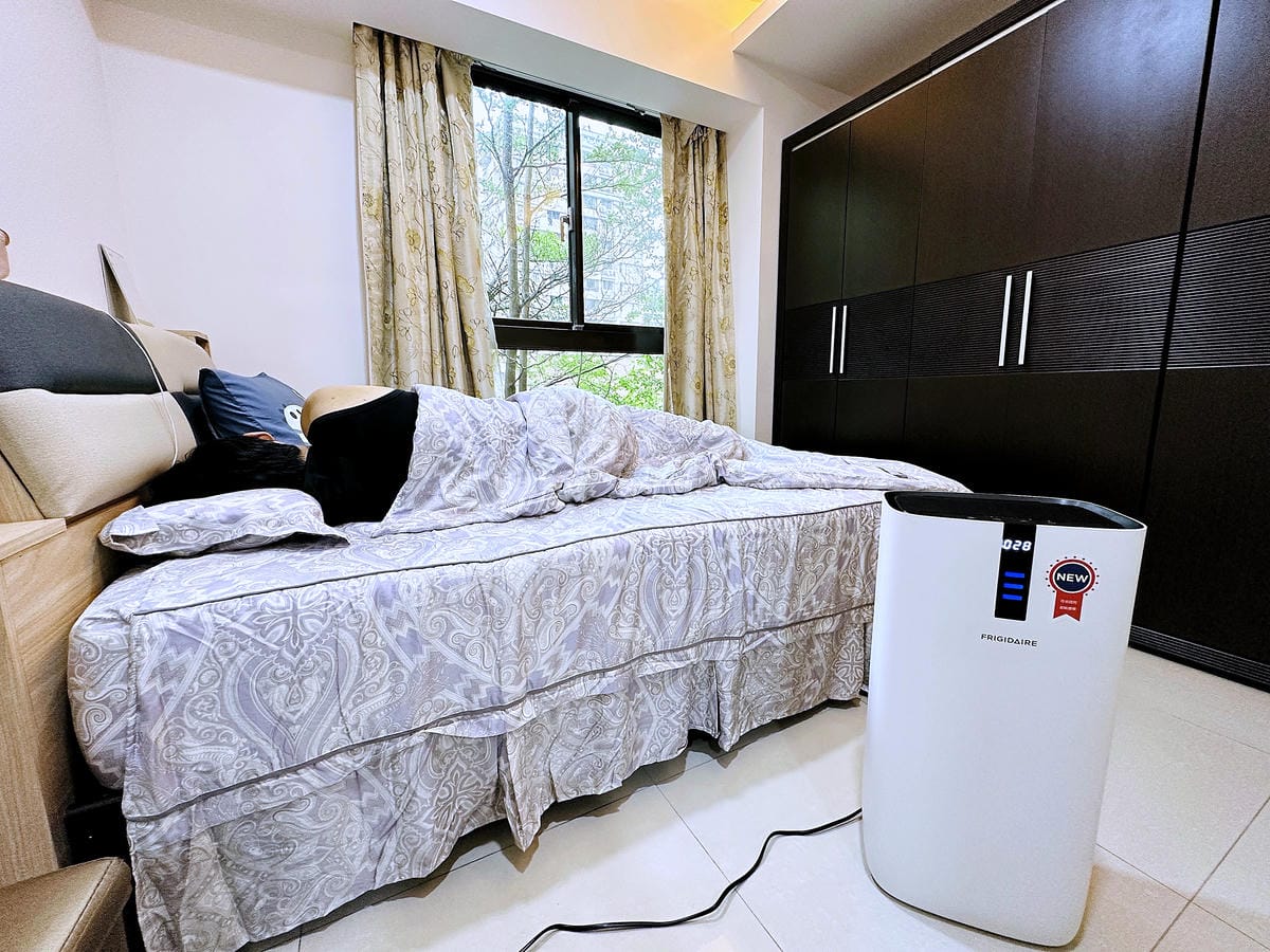 【FRIGIDAIRE富及第】CASR 4.4節能升級款智慧型空氣清淨機FAP-0441HP,負離子雙重過濾,DC直流風扇31段式風速調整,過敏兒救星!隨時把控空氣品質,髒空氣通通一網打盡!