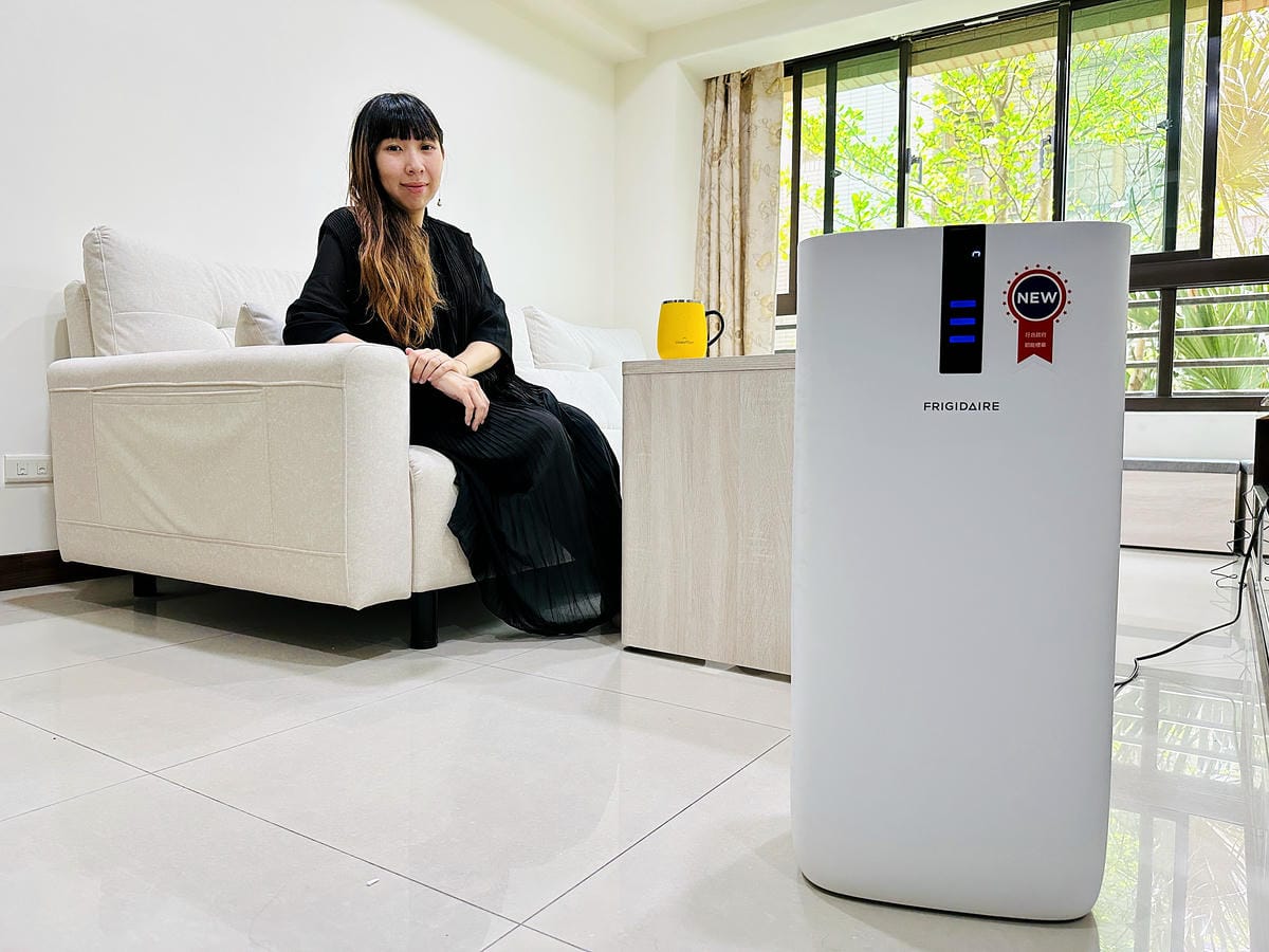 【FRIGIDAIRE富及第】CASR 4.4節能升級款智慧型空氣清淨機FAP-0441HP,負離子雙重過濾,DC直流風扇31段式風速調整,過敏兒救星!隨時把控空氣品質,髒空氣通通一網打盡!