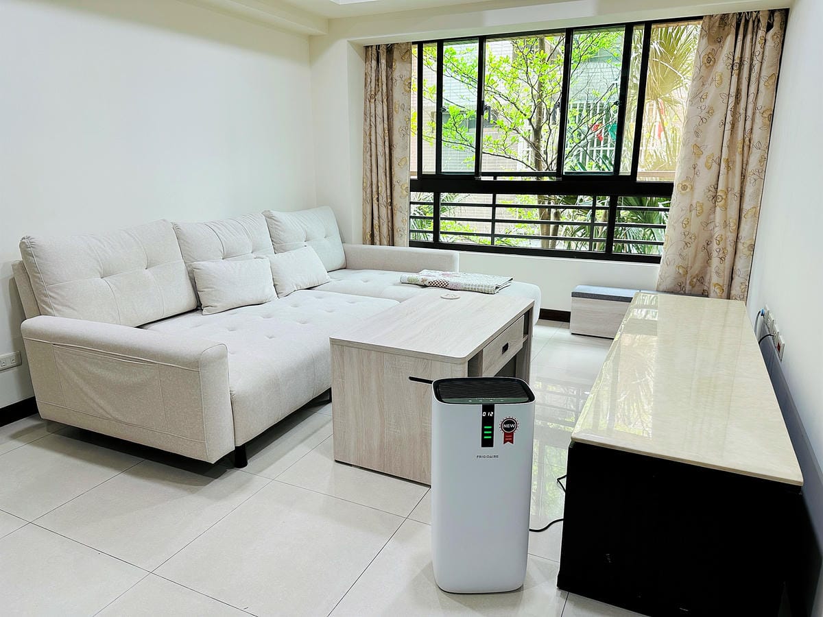 【FRIGIDAIRE富及第】CASR 4.4節能升級款智慧型空氣清淨機FAP-0441HP,負離子雙重過濾,DC直流風扇31段式風速調整,過敏兒救星!隨時把控空氣品質,髒空氣通通一網打盡!