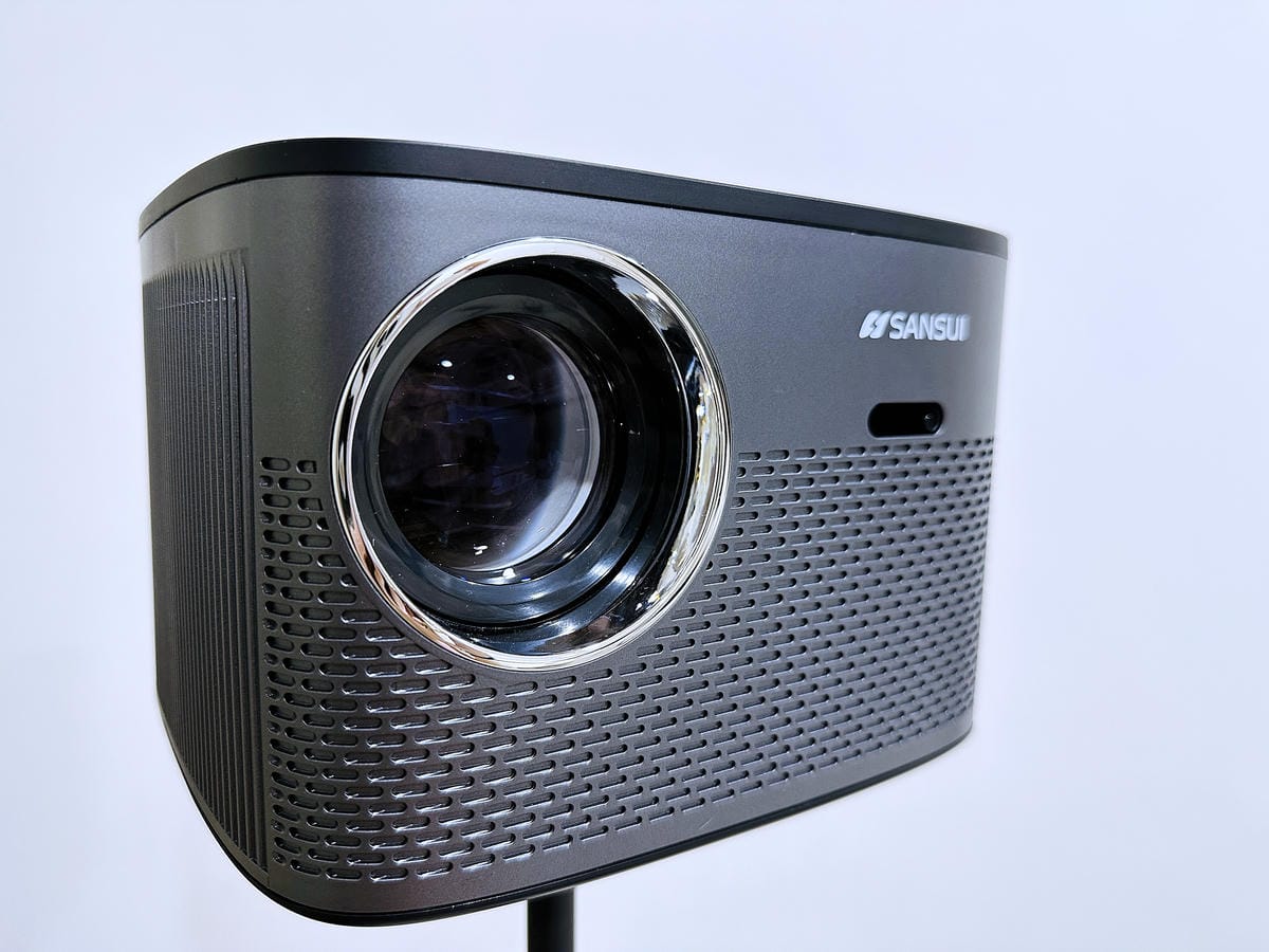 【SANSUI山水】微型行動智慧投影機SPJ-MO開箱!500ANSI高流明白天夜晚都清晰,內建影音平台,支援安卓IOS鏡射,超大投影看電影追劇打電動就是爽!小空間就能擁有絕佳視野享受