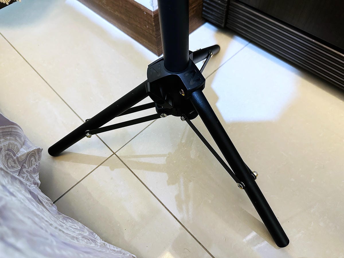 【SANSUI山水】微型行動智慧投影機SPJ-MO開箱!500ANSI高流明白天夜晚都清晰,內建影音平台,支援安卓IOS鏡射,超大投影看電影追劇打電動就是爽!小空間就能擁有絕佳視野享受