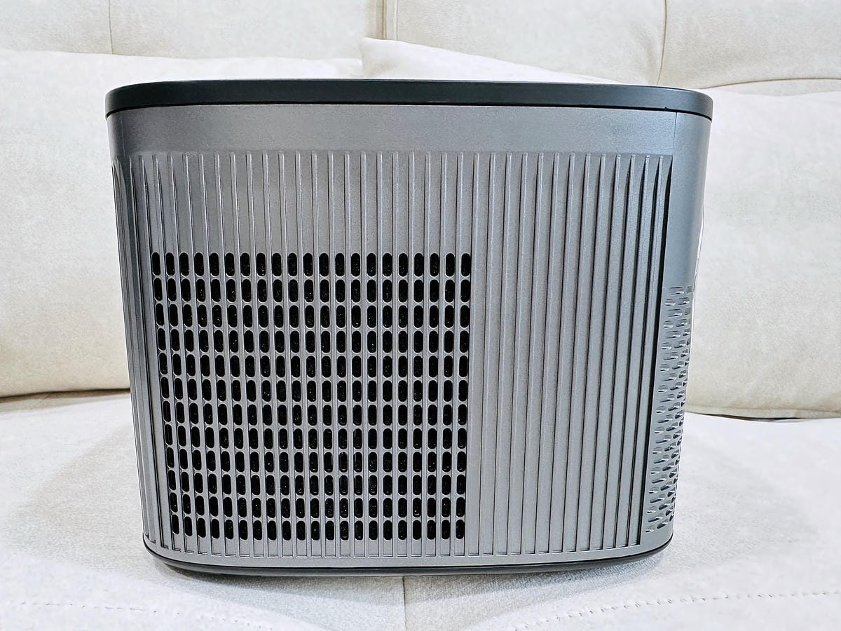 【SANSUI山水】微型行動智慧投影機SPJ-MO開箱!500ANSI高流明白天夜晚都清晰,內建影音平台,支援安卓IOS鏡射,超大投影看電影追劇打電動就是爽!小空間就能擁有絕佳視野享受