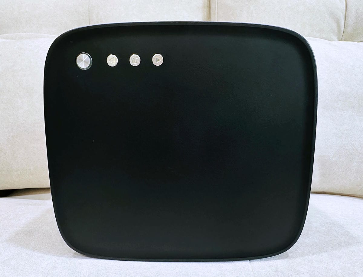 【SANSUI山水】微型行動智慧投影機SPJ-MO開箱!500ANSI高流明白天夜晚都清晰,內建影音平台,支援安卓IOS鏡射,超大投影看電影追劇打電動就是爽!小空間就能擁有絕佳視野享受