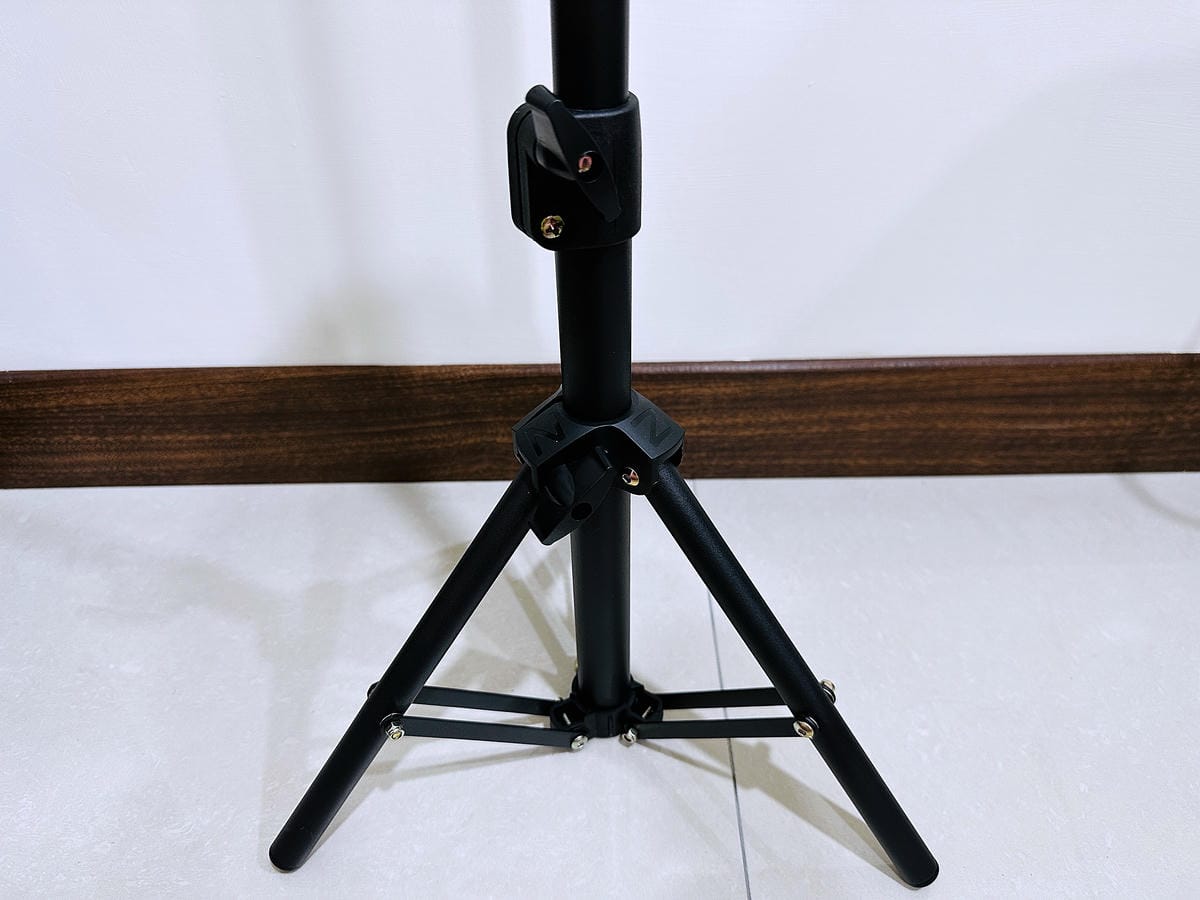 【SANSUI山水】微型行動智慧投影機SPJ-MO開箱!500ANSI高流明白天夜晚都清晰,內建影音平台,支援安卓IOS鏡射,超大投影看電影追劇打電動就是爽!小空間就能擁有絕佳視野享受