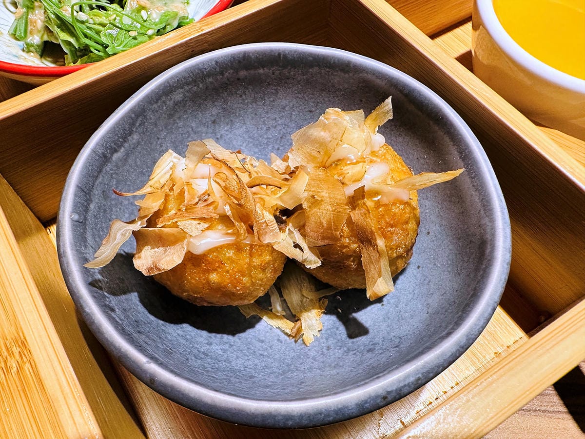 【狸小路燒肉專賣店】基隆超人氣燒肉推薦!激推頂級奢華「日本和牛雙人饗宴」超吸睛華麗九宮格儀式感滿點!嫩滑多汁『日本A5和牛』一吃入魂