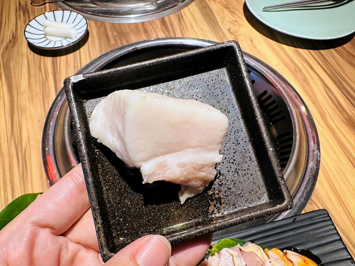 【狸小路燒肉專賣店】基隆超人氣燒肉推薦!激推頂級奢華「日本和牛雙人饗宴」超吸睛華麗九宮格儀式感滿點!嫩滑多汁『日本A5和牛』一吃入魂