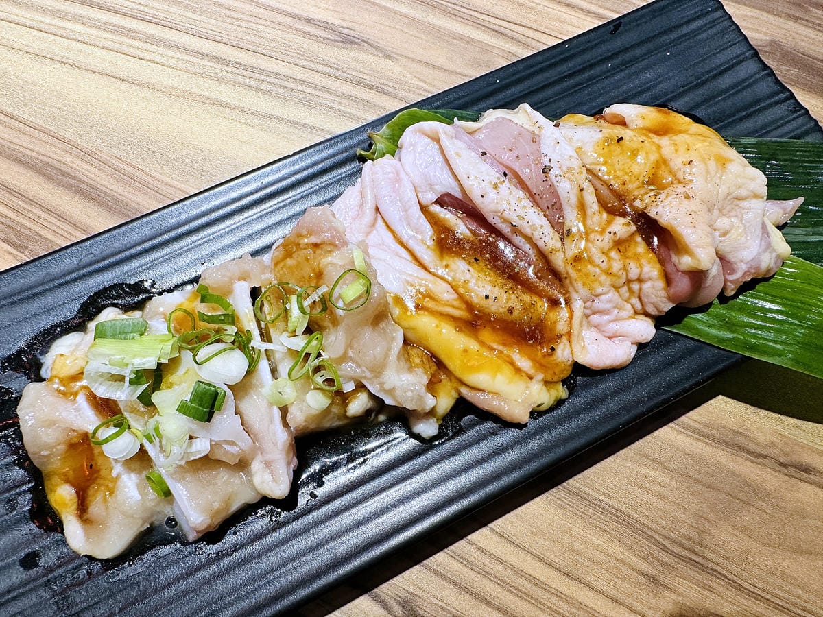 【狸小路燒肉專賣店】基隆超人氣燒肉推薦!激推頂級奢華「日本和牛雙人饗宴」超吸睛華麗九宮格儀式感滿點!嫩滑多汁『日本A5和牛』一吃入魂