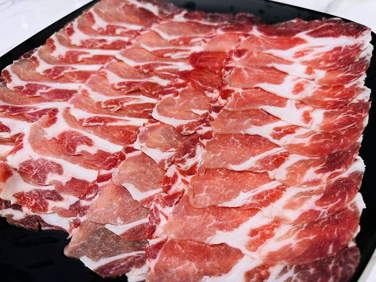 【朋月栻 宗음식含吃一隻雞 土城店】『招牌一隻雞湯』不用遠赴韓國美味經典呈現!超浮誇霸氣海鮮盆挑戰痛風極限!